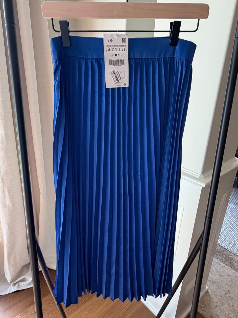 NWT ZARA Royal Blue Pleated Skirt in S